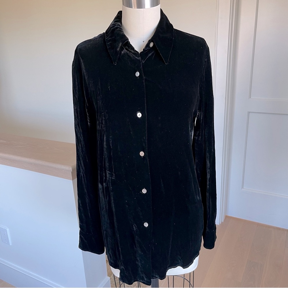 Ann Taylor long button down Black Velvet blouse, size 2